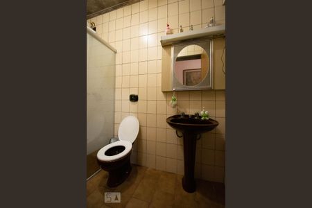 Casa à venda com 330m², 4 quartos e 8 vagasBanheiro