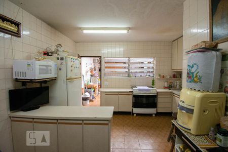 Casa à venda com 330m², 4 quartos e 8 vagasCozinha