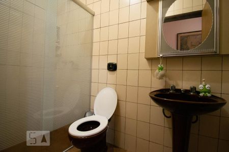 Casa à venda com 330m², 4 quartos e 8 vagasBanheiro