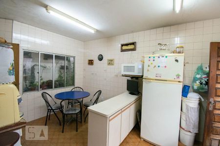 Casa à venda com 330m², 4 quartos e 8 vagasCozinha