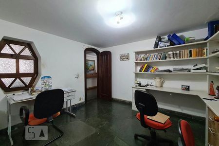 Casa à venda com 553m², 5 quartos e 8 vagasEscritório 2