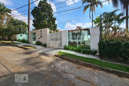 Casa à venda com 553m², 5 quartos e 8 vagasFachada