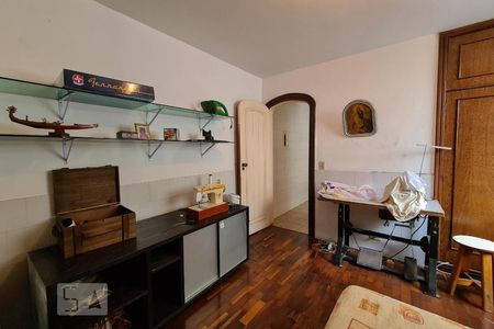 Casa à venda com 553m², 5 quartos e 8 vagasSuíte de Serviço