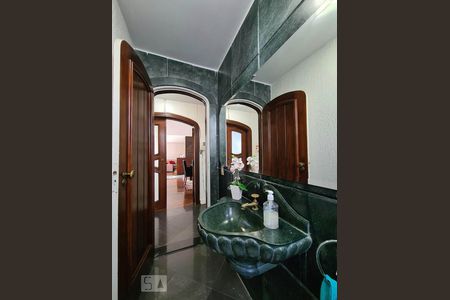 Casa à venda com 553m², 5 quartos e 8 vagasLavabo