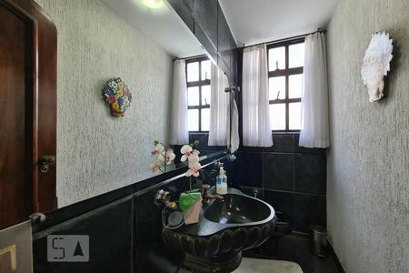 Casa à venda com 553m², 5 quartos e 8 vagasLavabo