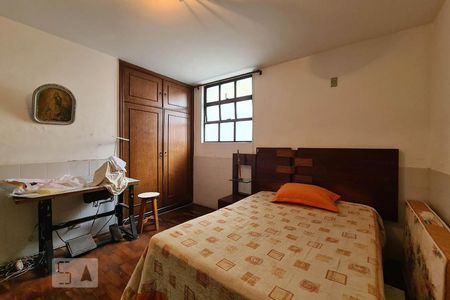 Casa à venda com 553m², 5 quartos e 8 vagasSuíte de Serviço