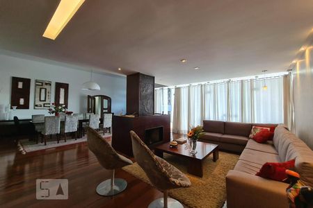 Casa à venda com 553m², 5 quartos e 8 vagasSala 2