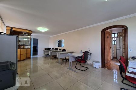 Casa à venda com 553m², 5 quartos e 8 vagasEscritório 1 - Edícula