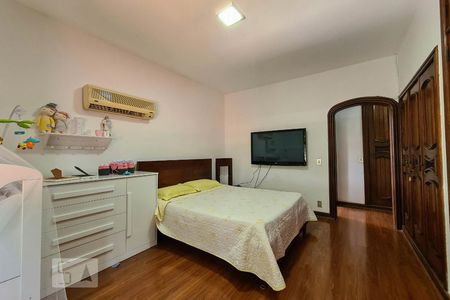 Casa à venda com 553m², 5 quartos e 8 vagasSuíte 2