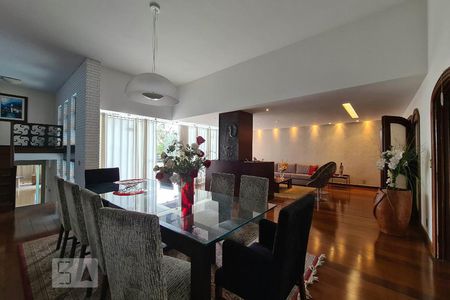 Casa à venda com 553m², 5 quartos e 8 vagasSala 2