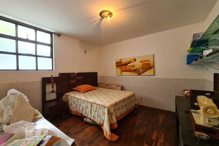 Casa à venda com 553m², 5 quartos e 8 vagasSuíte de Serviço