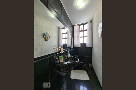 Casa à venda com 553m², 5 quartos e 8 vagasLavabo