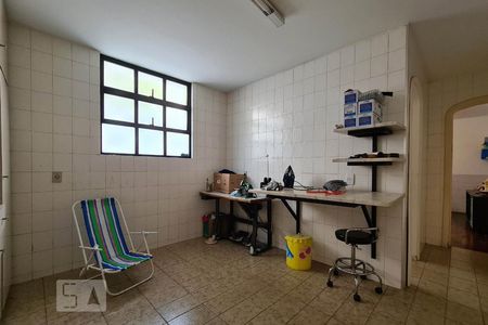 Casa à venda com 553m², 5 quartos e 8 vagasLavanderia