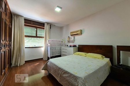 Casa à venda com 553m², 5 quartos e 8 vagasSuíte 2