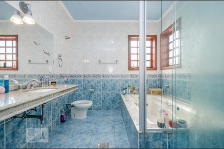 Casa para alugar com 300m², 4 quartos e 3 vagasBanheiro da Suíte