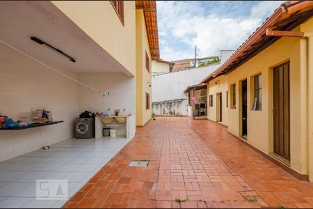 Casa para alugar com 300m², 4 quartos e 3 vagasÁrea Externa