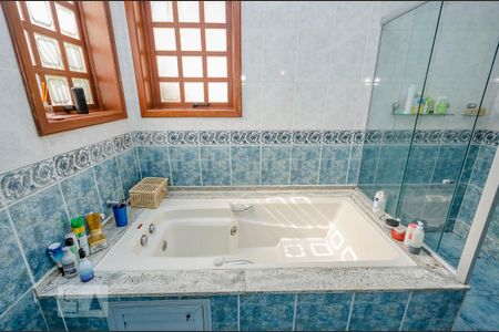 Casa para alugar com 300m², 4 quartos e 3 vagasBanheiro da Suíte