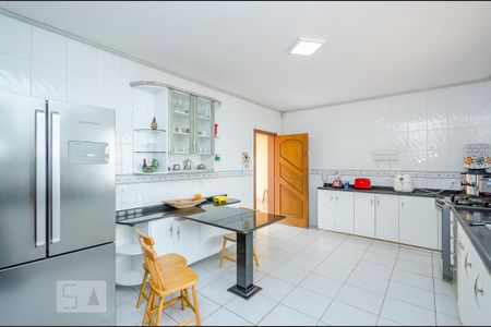 Casa para alugar com 300m², 4 quartos e 3 vagasCozinha