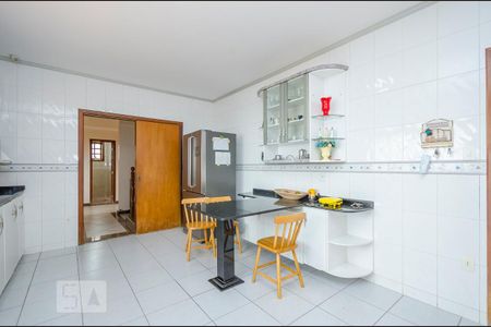 Casa para alugar com 300m², 4 quartos e 3 vagasCozinha