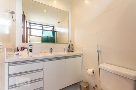 Apartamento à venda com 350m², 4 quartos e 3 vagasBanheiro da Suite 3