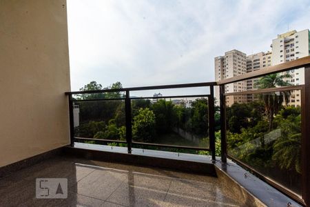 Apartamento à venda com 350m², 4 quartos e 3 vagasVaranda da Suite master