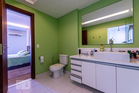 Apartamento à venda com 350m², 4 quartos e 3 vagasBanheiro da Suite master