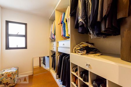 Apartamento à venda com 350m², 4 quartos e 3 vagasCloset da Suite Master
