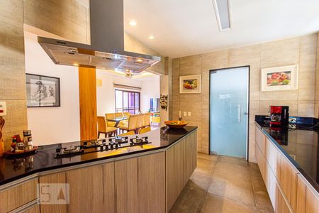 Apartamento à venda com 350m², 4 quartos e 3 vagasCozinha 