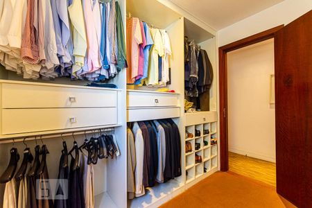 Apartamento à venda com 350m², 4 quartos e 3 vagasCloset da Suite Master