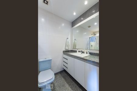 Apartamento à venda com 350m², 4 quartos e 3 vagasBanheiro da Suíte 1