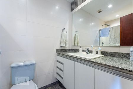 Apartamento à venda com 350m², 4 quartos e 3 vagasBanheiro da Suíte