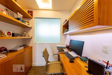 Apartamento à venda com 350m², 4 quartos e 3 vagasEscritório na Suite master