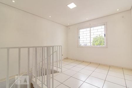 Hall de casa para alugar com 4 quartos, 90m² em Uberaba, Curitiba