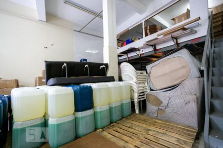 Casa à venda com 176m², 5 quartos e sem vagaSalão