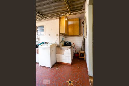 Casa à venda com 176m², 5 quartos e sem vagaCasa 1 - Área de Serviço