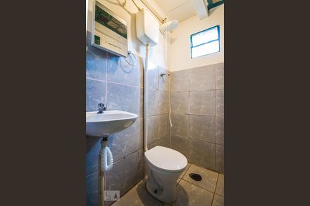 Banheiro de kitnet/studio para alugar com 1 quarto, 25m² em Chácara Santa Margarida, Campinas