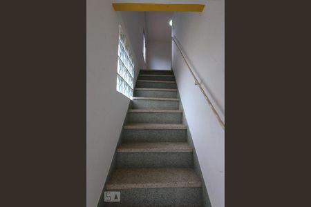Escada de Acesso a Sala de apartamento para alugar com 1 quarto, 35m² em Boqueirão, Santos
