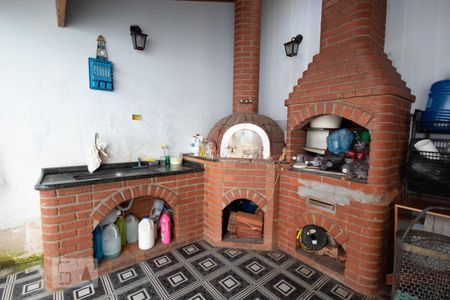 Casa à venda com 180m², 3 quartos e 2 vagas Casa à venda com 180m², 3 quartos e 2 vagasChurrasqueira