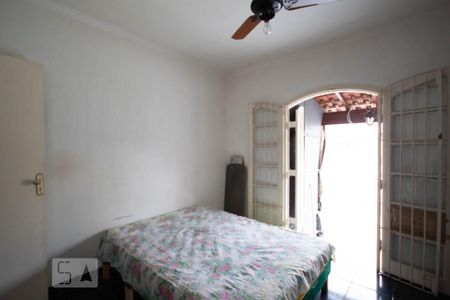 Casa à venda com 180m², 3 quartos e 2 vagas Casa à venda com 180m², 3 quartos e 2 vagasQuarto 3