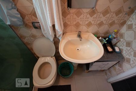 Casa à venda com 180m², 3 quartos e 2 vagas Casa à venda com 180m², 3 quartos e 2 vagasBanheiro