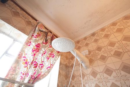 Casa à venda com 180m², 3 quartos e 2 vagas Casa à venda com 180m², 3 quartos e 2 vagasBanheiro