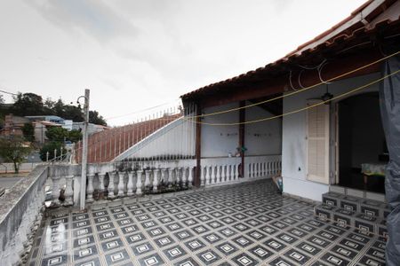 Casa à venda com 180m², 3 quartos e 2 vagas Casa à venda com 180m², 3 quartos e 2 vagasSacada