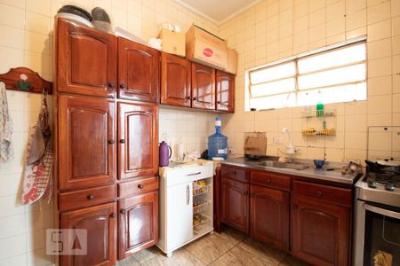 Casa à venda com 180m², 3 quartos e 2 vagas Casa à venda com 180m², 3 quartos e 2 vagasCozinha - Armários