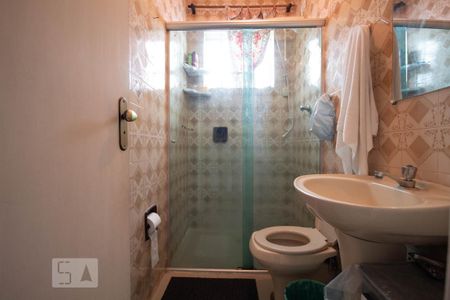 Casa à venda com 180m², 3 quartos e 2 vagas Casa à venda com 180m², 3 quartos e 2 vagasBanheiro