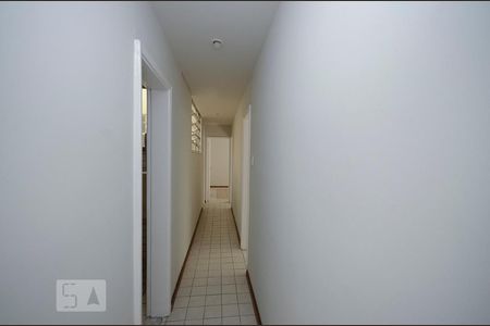 Corredor de apartamento à venda com 3 quartos, 91m² em Icaraí, Niterói