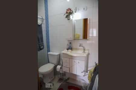 Casa à venda com 247m², 4 quartos e 2 vagasBanheiro da suíte