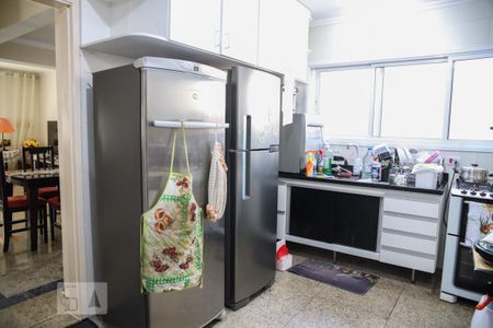 Casa à venda com 247m², 4 quartos e 2 vagasCozinha