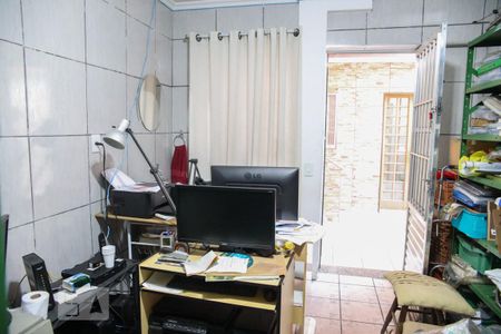 Casa à venda com 247m², 4 quartos e 2 vagasEscritório
