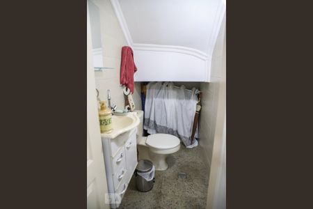 Casa à venda com 247m², 4 quartos e 2 vagasLavabo