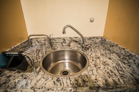 Pia - Torneira de apartamento para alugar com 1 quarto, 45m² em Vila Clementino, São Paulo